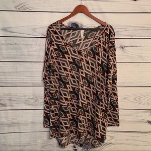 LuLaRoe | Geometric Print 3/4 Sleeve T Shirt